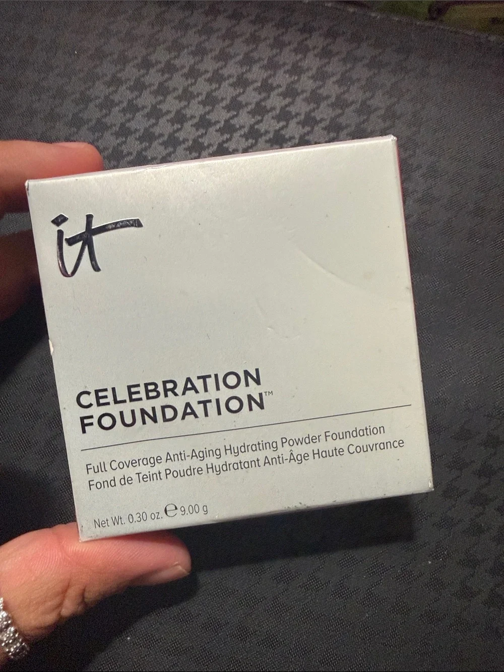 it cosmetics Celebration Foundation Compact in White Box
